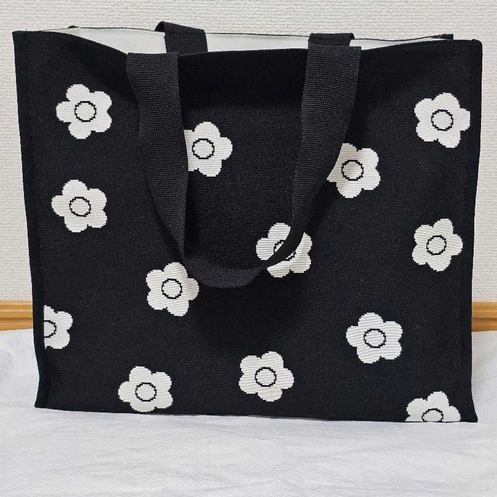 MARY QUANT Knitted Jacquard Daisy Tote (Black) - image 2