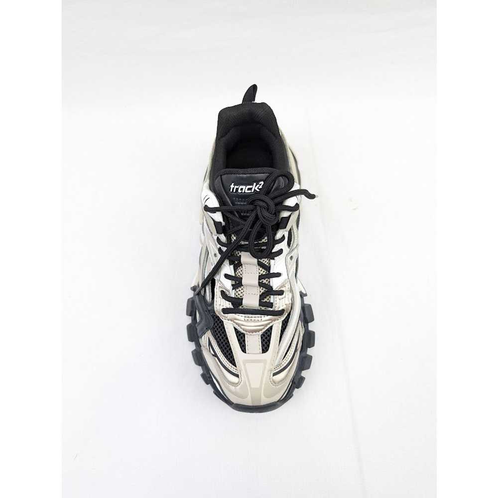 Balenciaga o1rshd1 Rubber Track.2 Open Low-Top Sn… - image 7