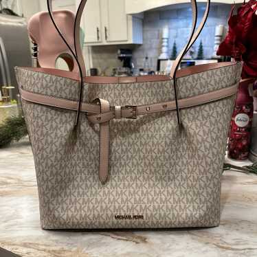 Michael Kors Emilia