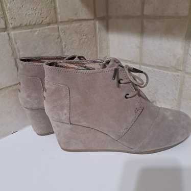 Toms Wedge Ankle Booties size 10