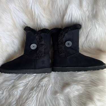 UGG AUSTRALIA BOOTS / 6