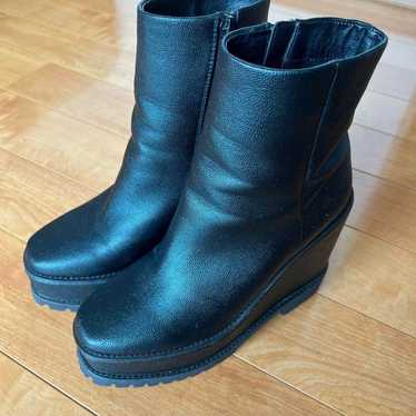 EVRIS black thick-soled boots. - image 1