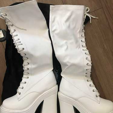 White lace-up thick-soled boots