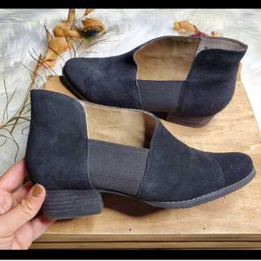 Blondo Izzys Waterproof Suede Black Ankle Booties