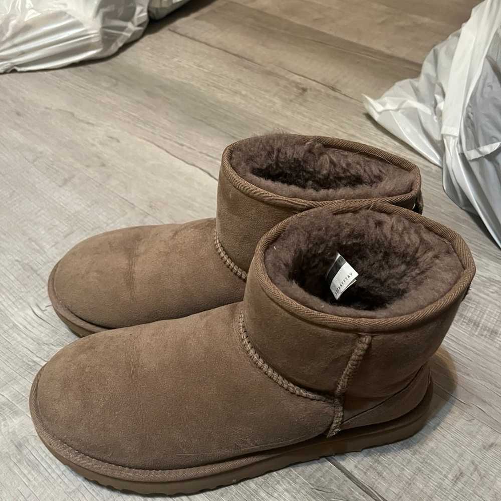 UGG - image 1