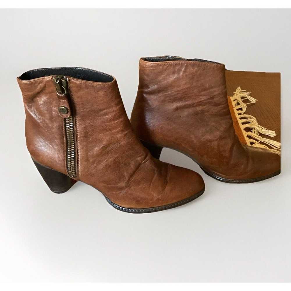 Stuart Weitzman Brown Cognac Leather Ankle Boots … - image 7