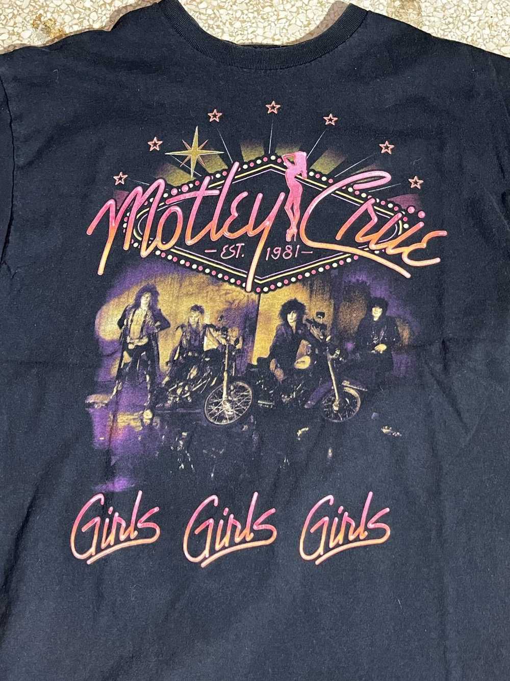 Designer Motley Crue Preowned Large Band T-shirt - image 1