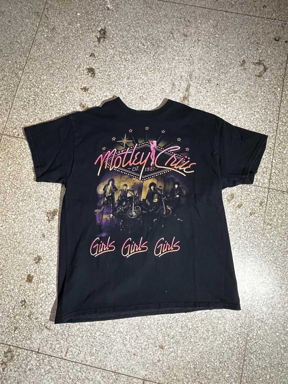 Designer Motley Crue Preowned Large Band T-shirt - image 2