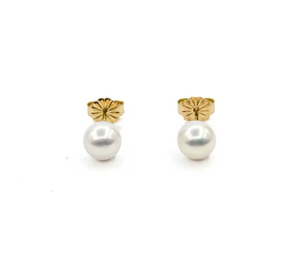 Elegant Pearl Stud Earrings in 14kt Gold - image 5