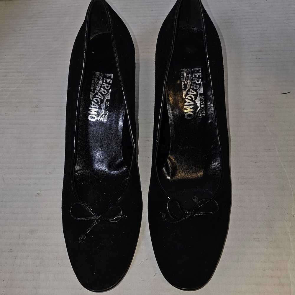 VTG Salvatore Ferragamo Black Heels Bow Accent SZ… - image 2