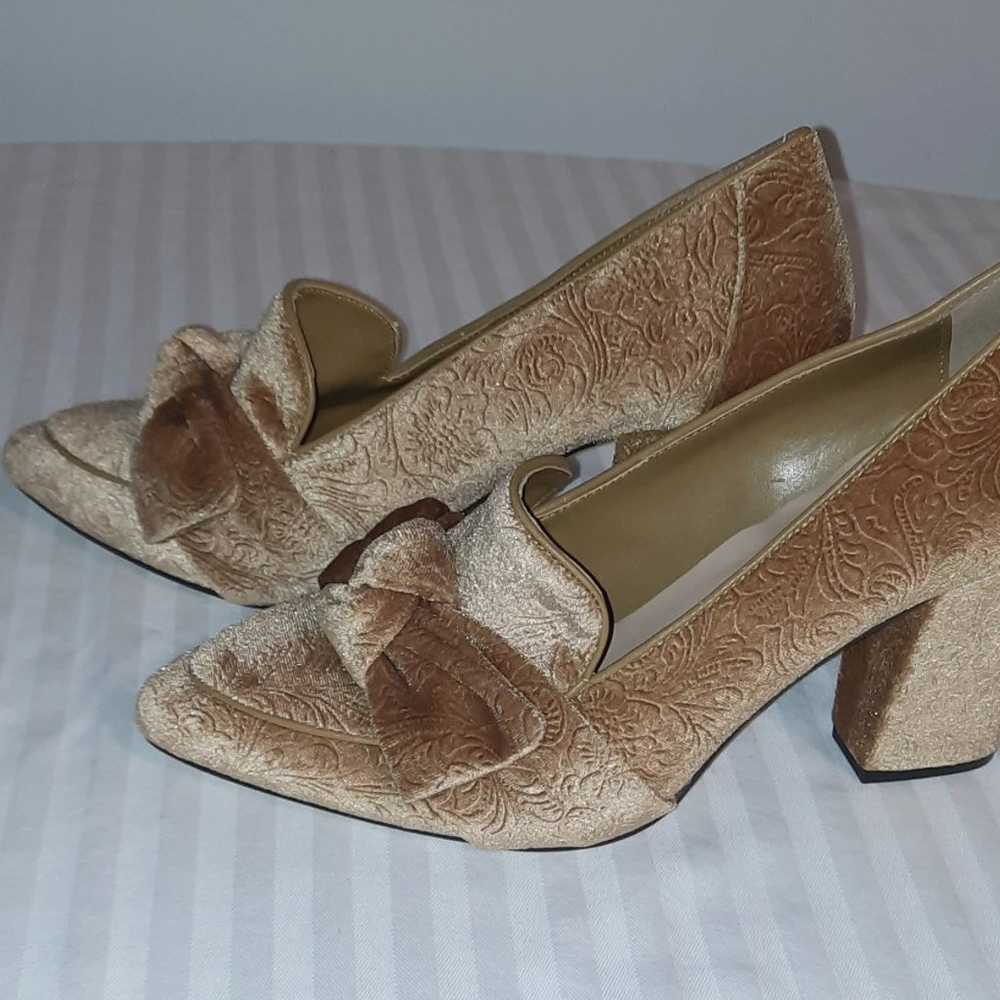 Bella Vita Gold Velvet Shoes Size 11N - image 2