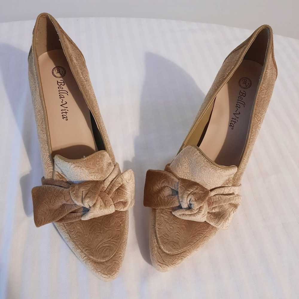 Bella Vita Gold Velvet Shoes Size 11N - image 3