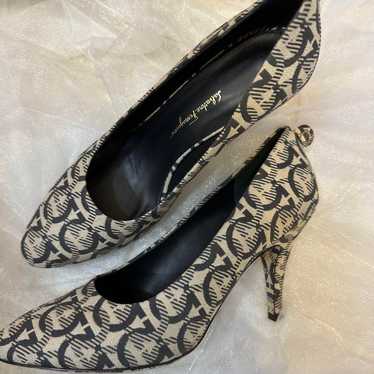 Ferragamo Gancini Pumps - image 1