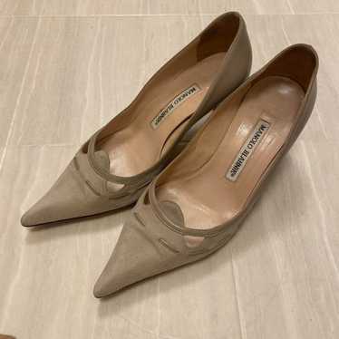 Manolo Blahnik Beige Suede Pumps