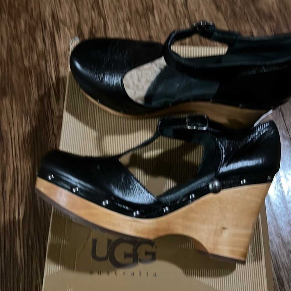 Ladies UGG wedge shoe - image 3