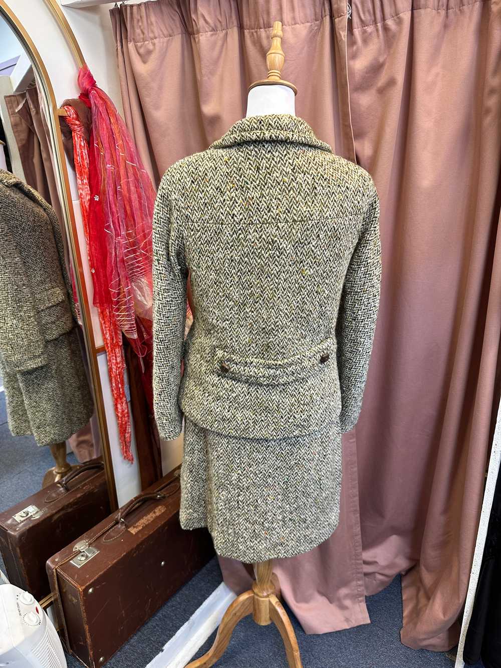 W26" 1970s Jaeger Green Wool Skirt Suit UK8 | Car… - image 9