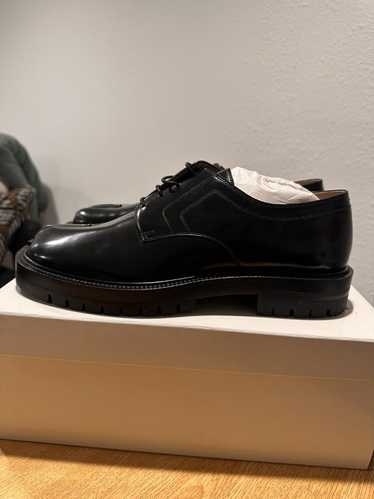 Maison Margiela Margiela Tabi Lace Up Derby in Bla