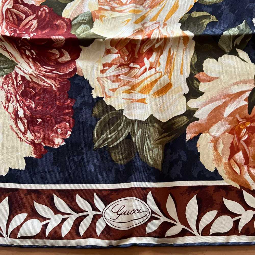 GUCCI Flower Pattern Silk Scarf 100 - Navy/Cream/… - image 2