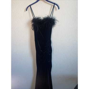 Windsor Little Black Long Dress Feather Velvet For