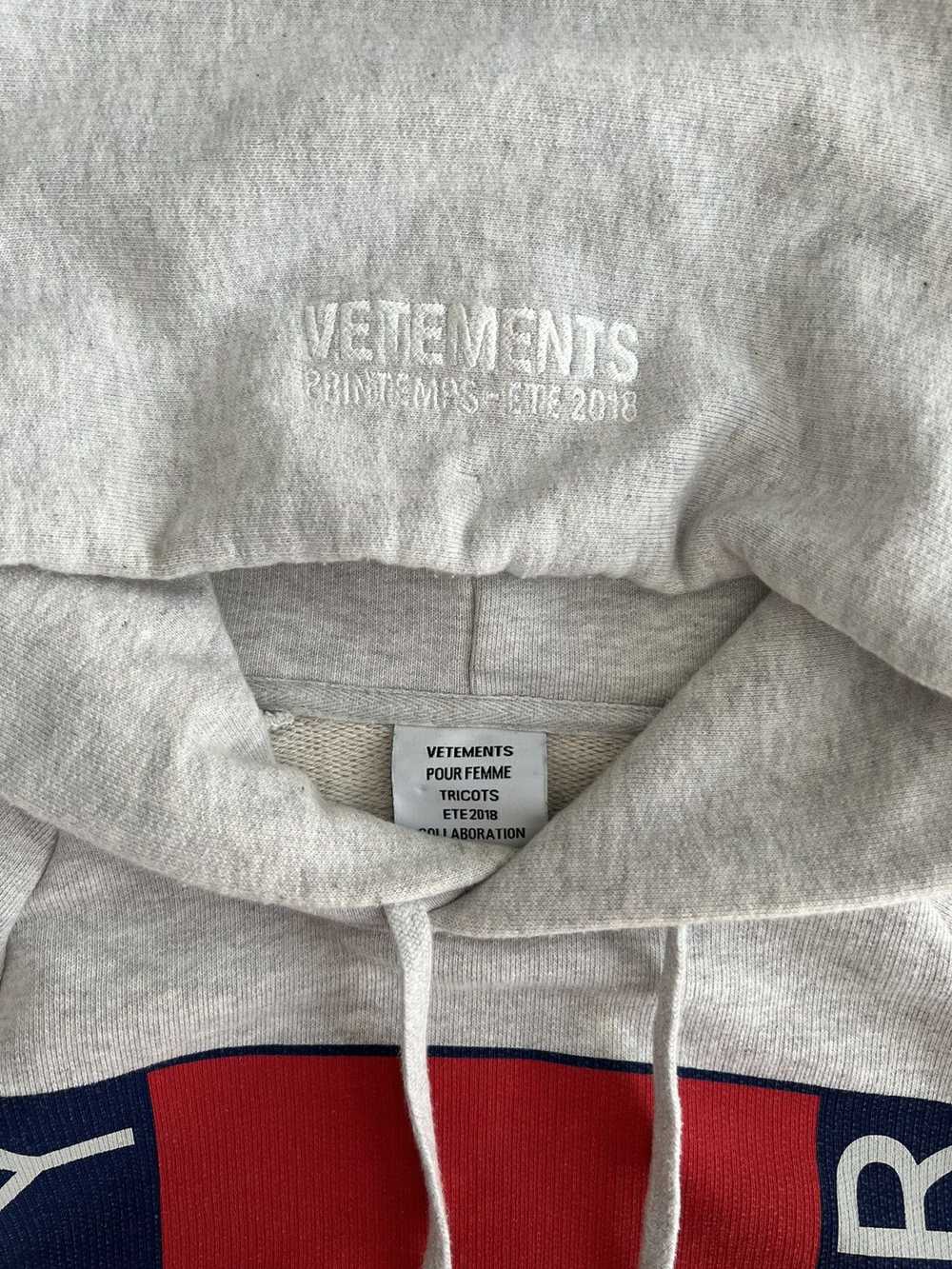 Tommy Hilfiger × Vetements Vetements x Tommy Hilf… - image 4