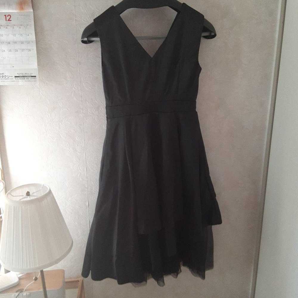 Black V-neck party dress - image 4