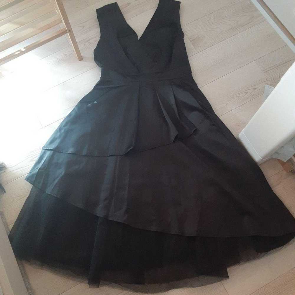 Black V-neck party dress - image 9