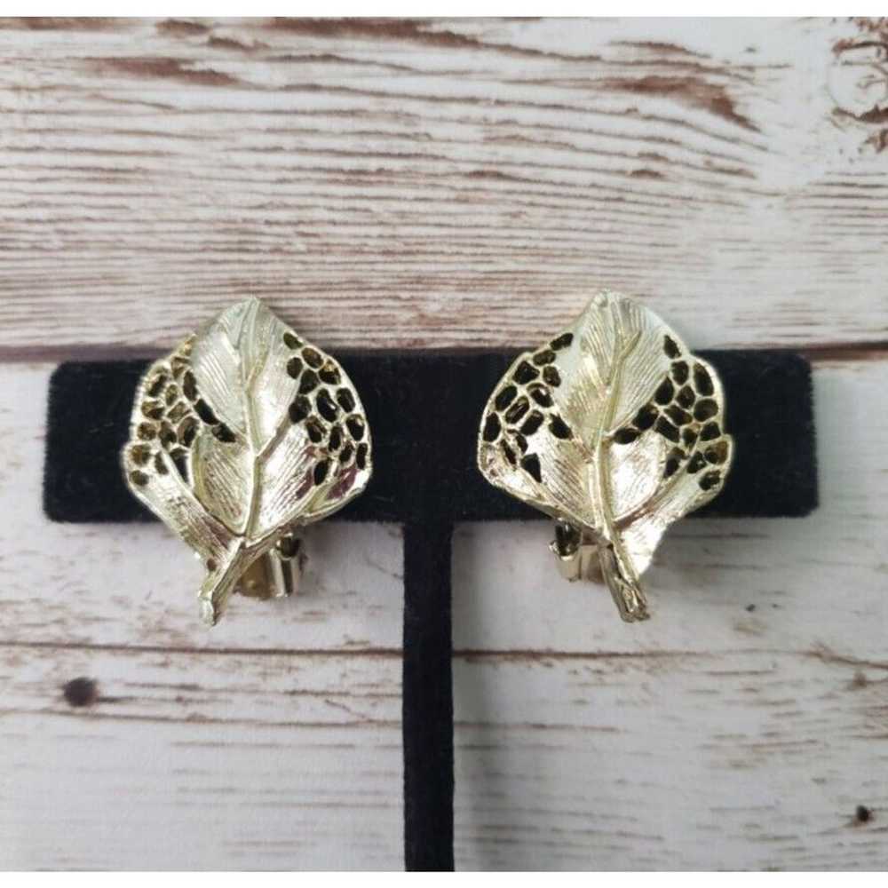 Vintage Clip On Earrings Elegant & Unusual Leaf D… - image 1