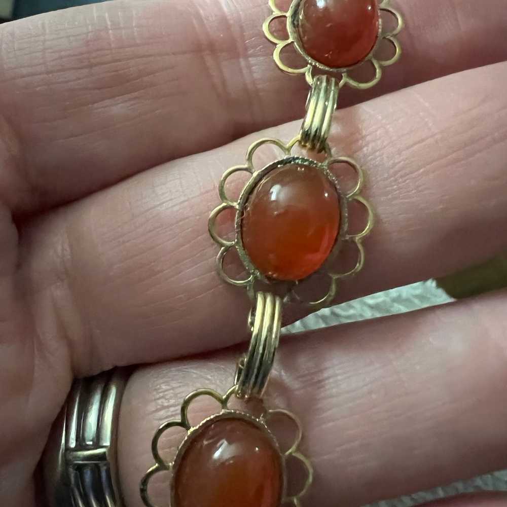 Vintage Goldtone carnelian cabochon bracelet - image 4