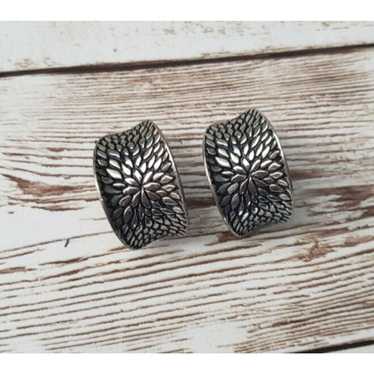 Other Vintage Clip On Earrings Floral Patterned H… - image 1