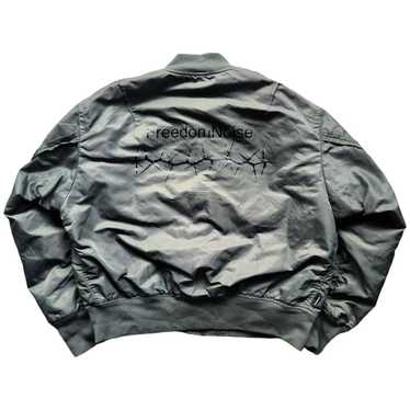 Undercover gu bomber - Gem
