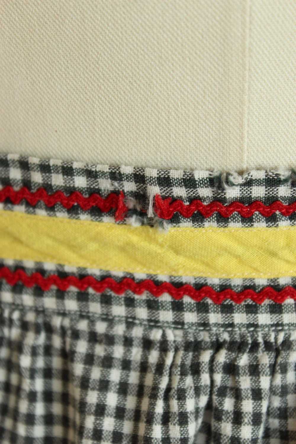 Vintage 1960s Black and White Gingham Half Apron - image 3