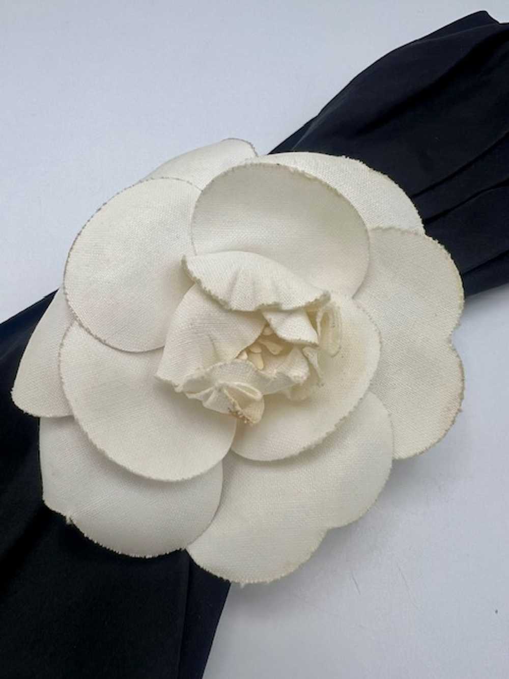 Chanel ’80s Silk Satin Camellia Headband - image 10