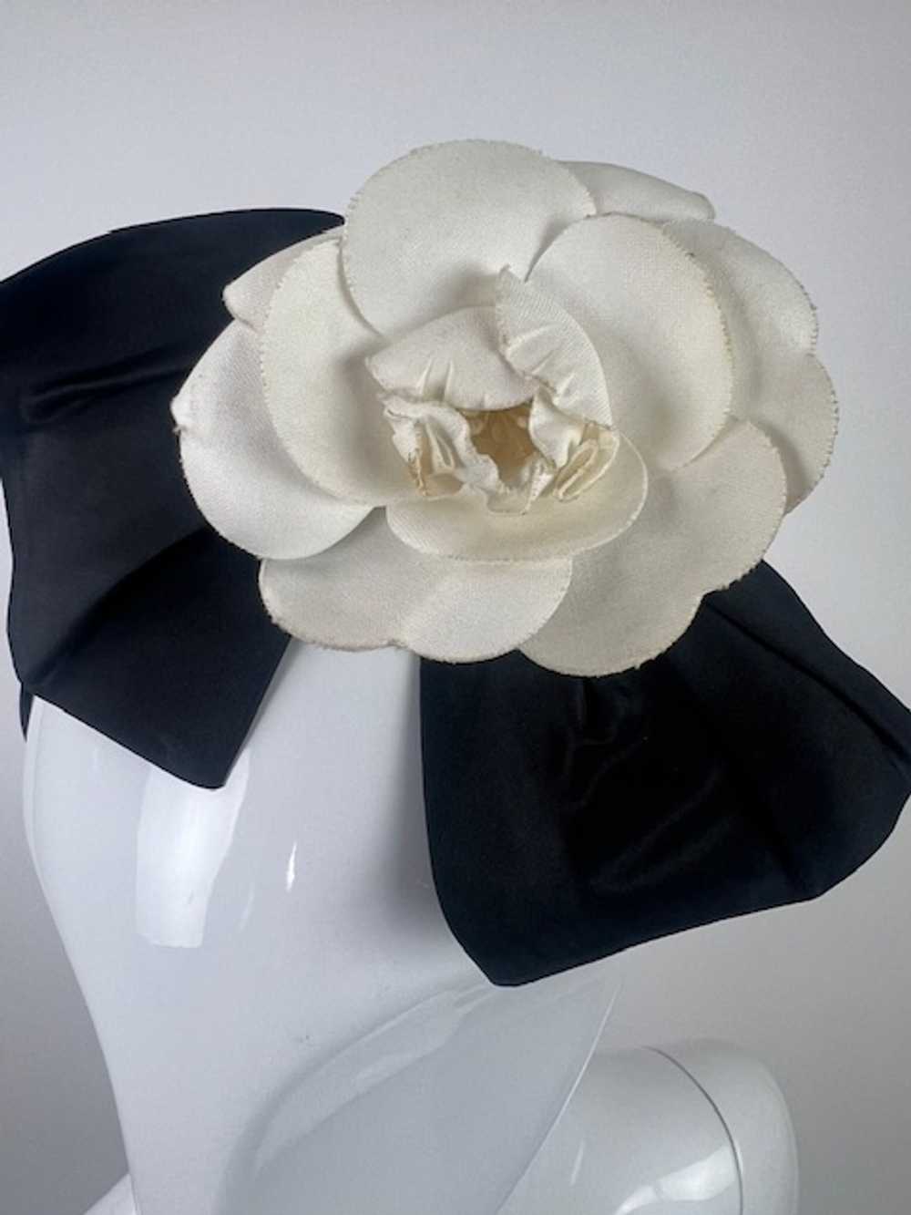 Chanel ’80s Silk Satin Camellia Headband - image 7