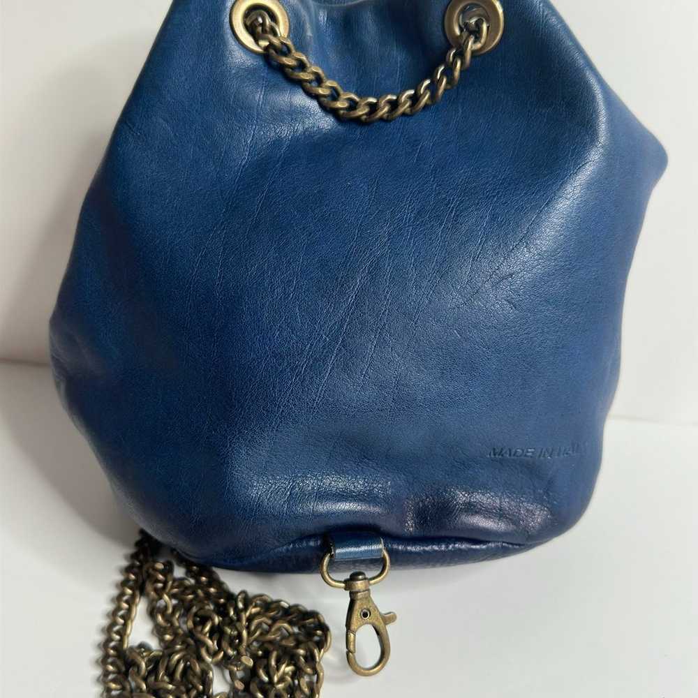 Pratesi Pienza chain Leather Bucket Bag in blue - image 2