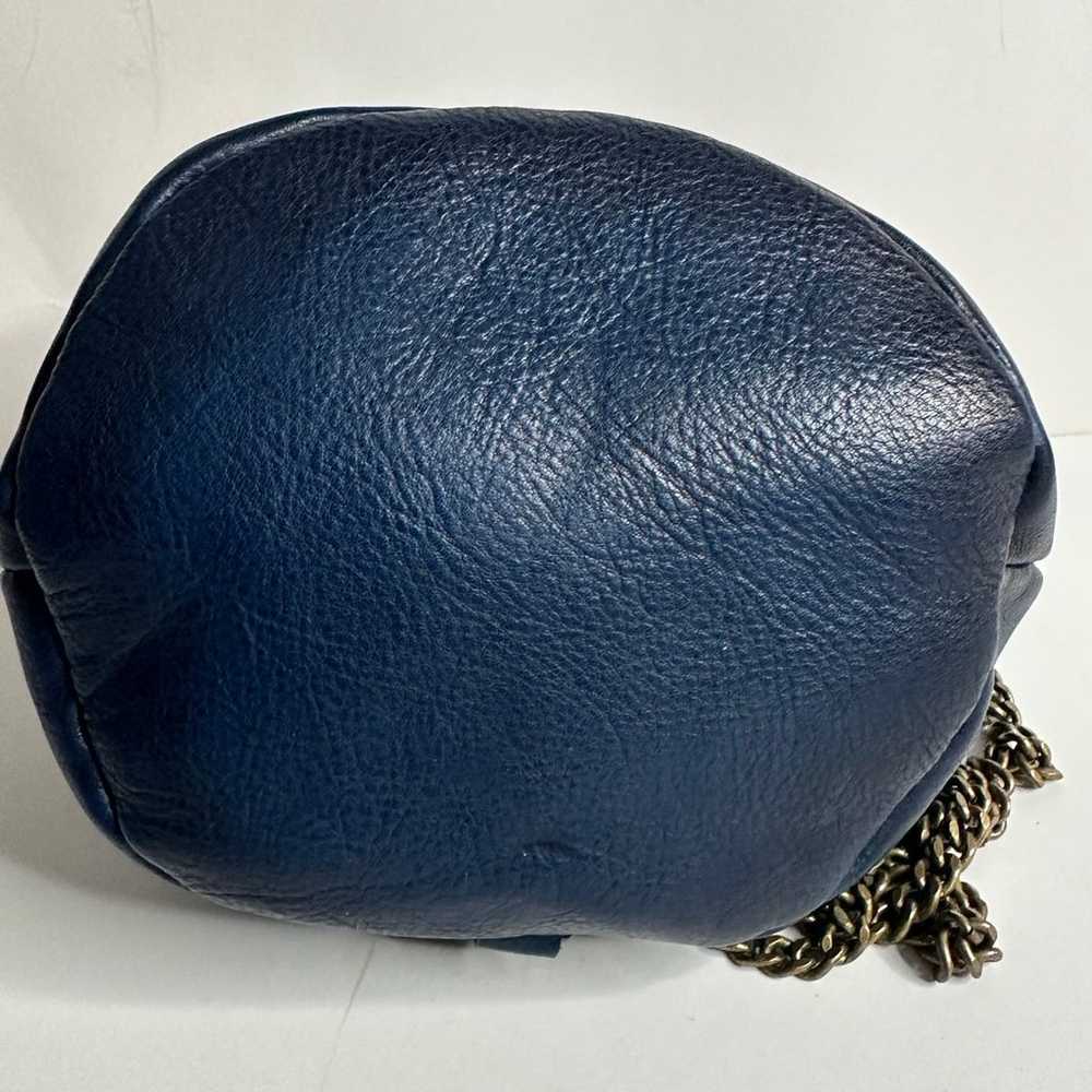 Pratesi Pienza chain Leather Bucket Bag in blue - image 7