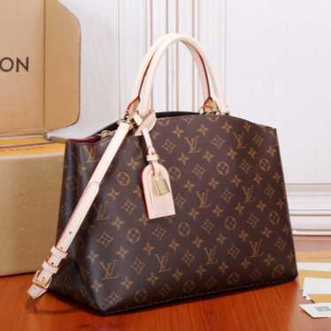 Louis Vuitton Shoulder bag