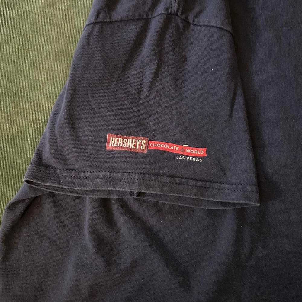 Gildan Y2k hershey chocolate t shirt - image 5