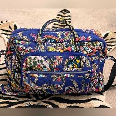 VERA BRADLEY ICONIC WEEKENDER TRAVEL BAG, SIGNATUR