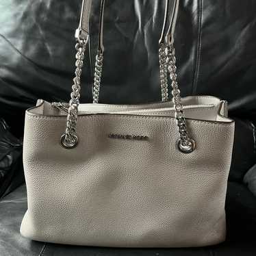 Micheal Kors purse