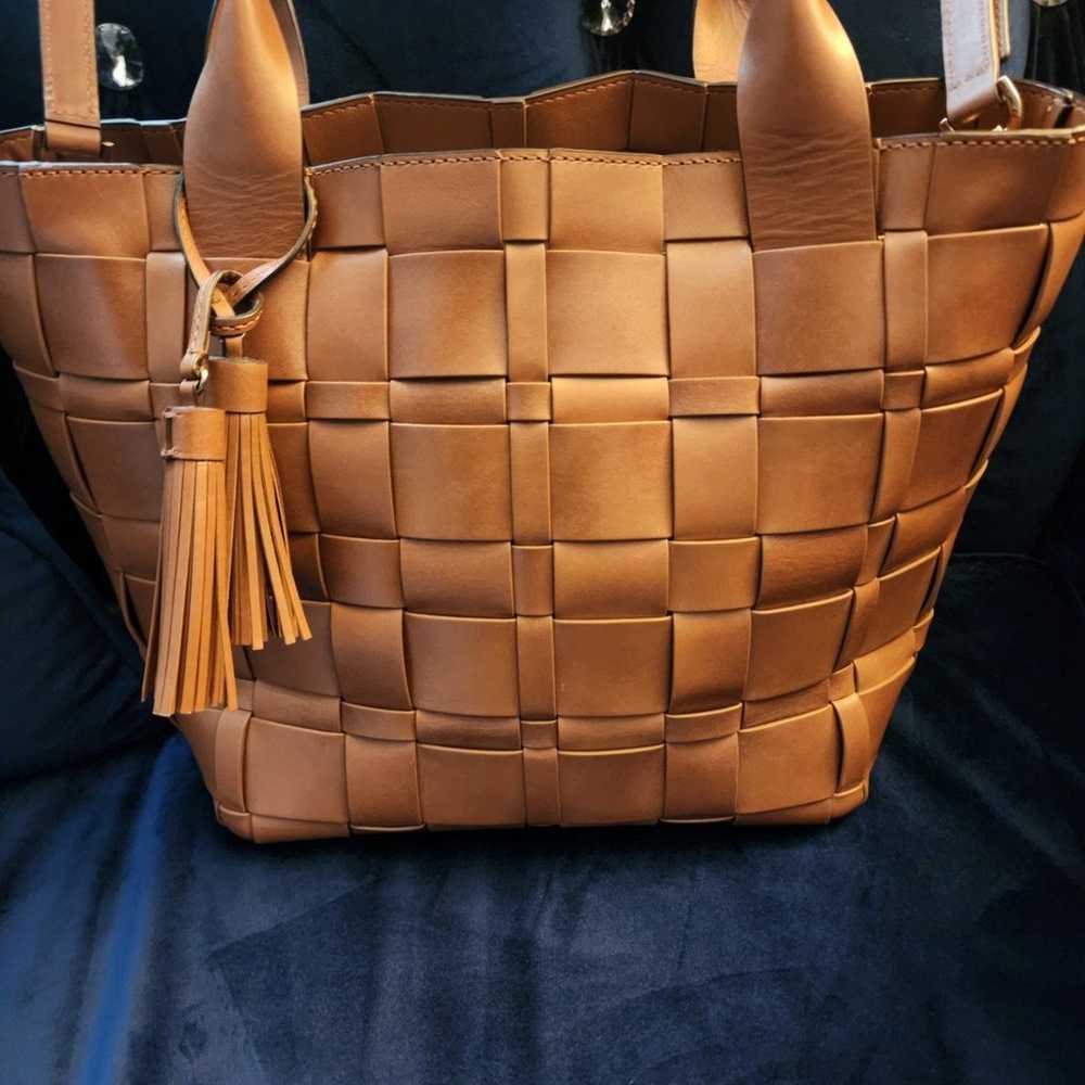 Michael Kors Vivian MD
Leather Woven Tote Walnut - image 3