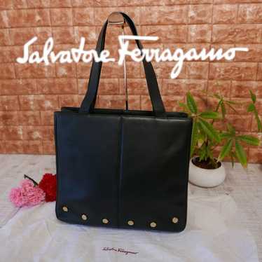 Superb quality Salvatore Ferragamo handbag tote b… - image 1