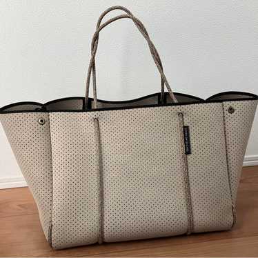 State of escape tote - Gem State of escape tote - Gem