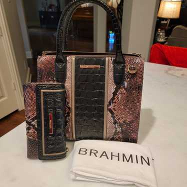 EUC BRAHMIN SMALL CAROLINE