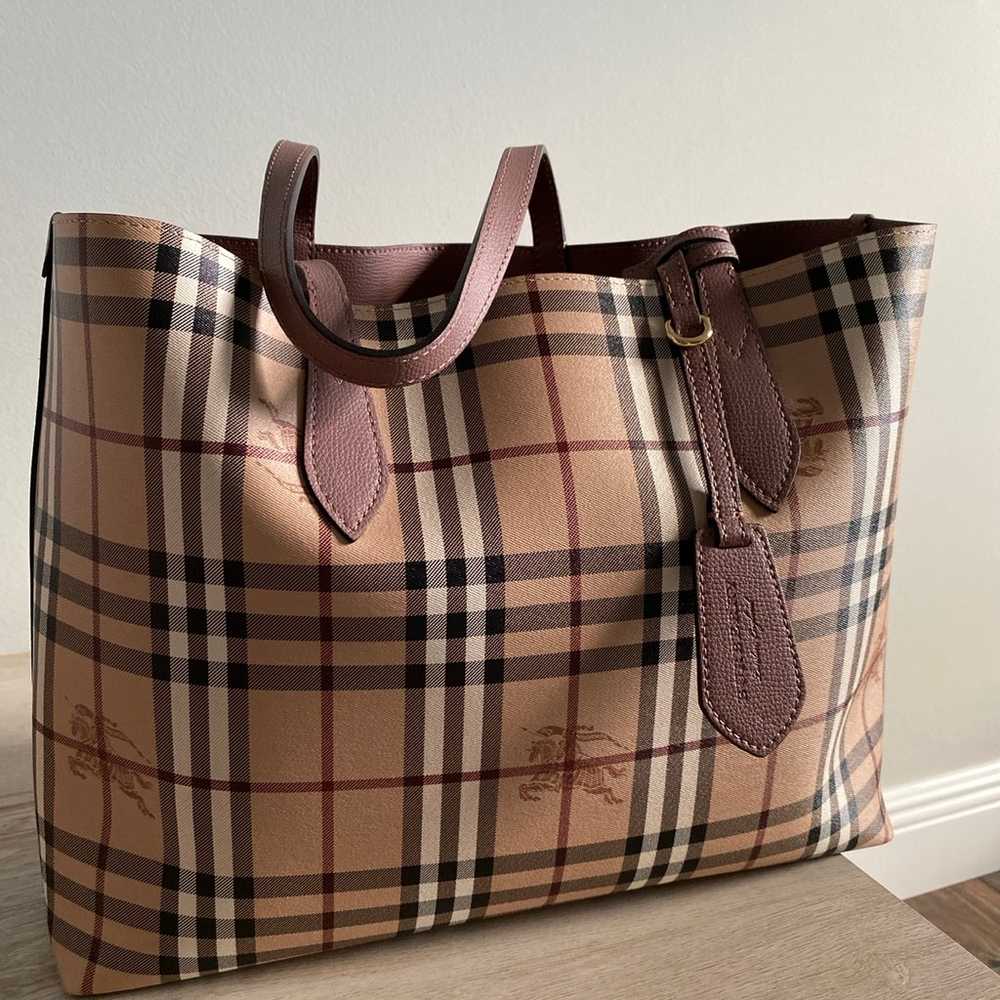 Burberry Medium Reversible Leather Tote (Like NEW) - image 2