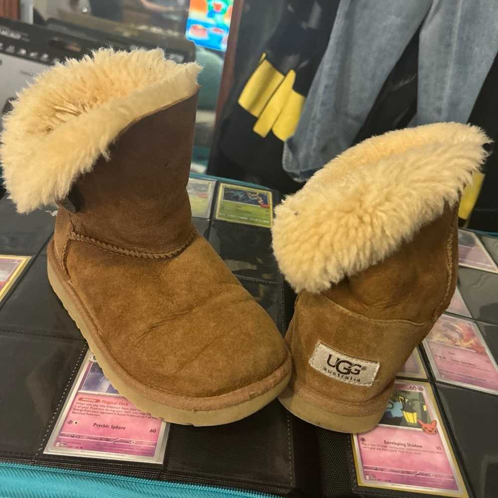 UGG - image 1