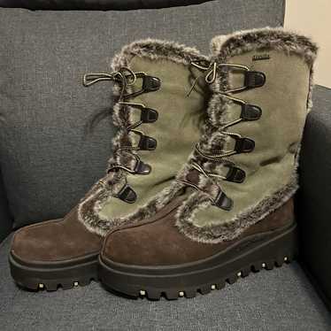 Skechers outdoor winter boots women’s size 9.5 - image 1