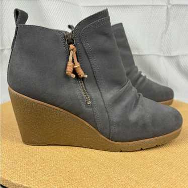 Sperry | Women’s Gray Suede Leather Wedge Bootie |