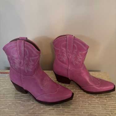 PINK cowgirl boots