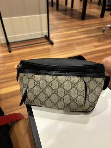 Gucci Gucci GG Supreme Monogram Canvas Body Bag