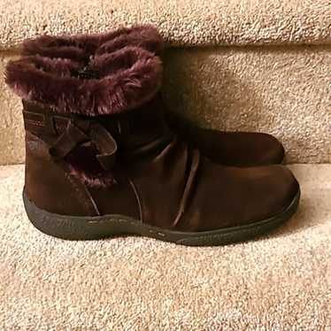 Baretraps Women's "Leader" Brown Suede Boots & Fau